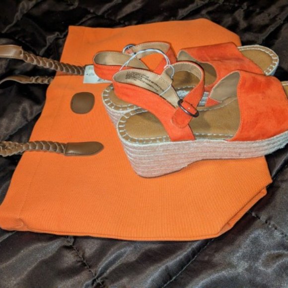 BRAND NEW Summer Wedges Size 11, with matching beach bag - Picture 2 of 3